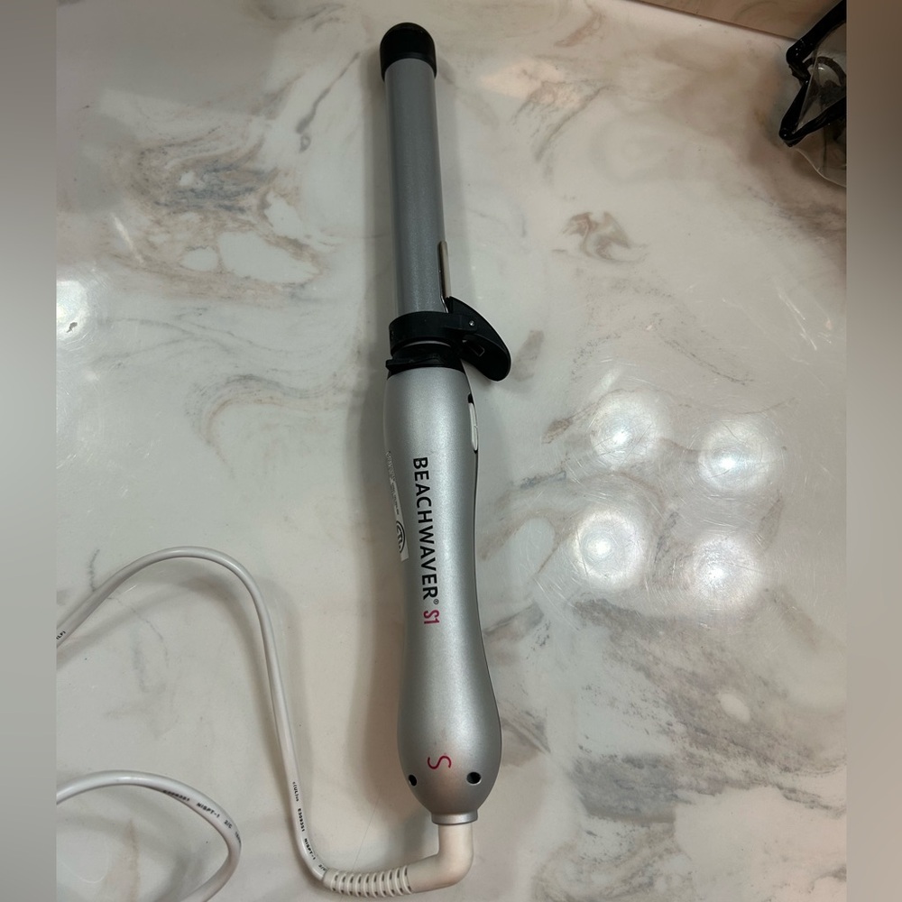The Beachwaver Co. Silver Curling Wand